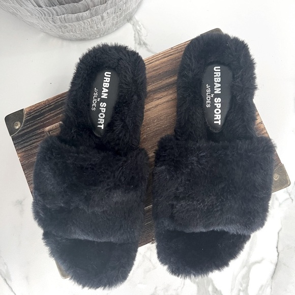 J/Slides Lovlie Faux Fur Slides - Picture 1 of 8